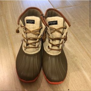 Sperry size 7